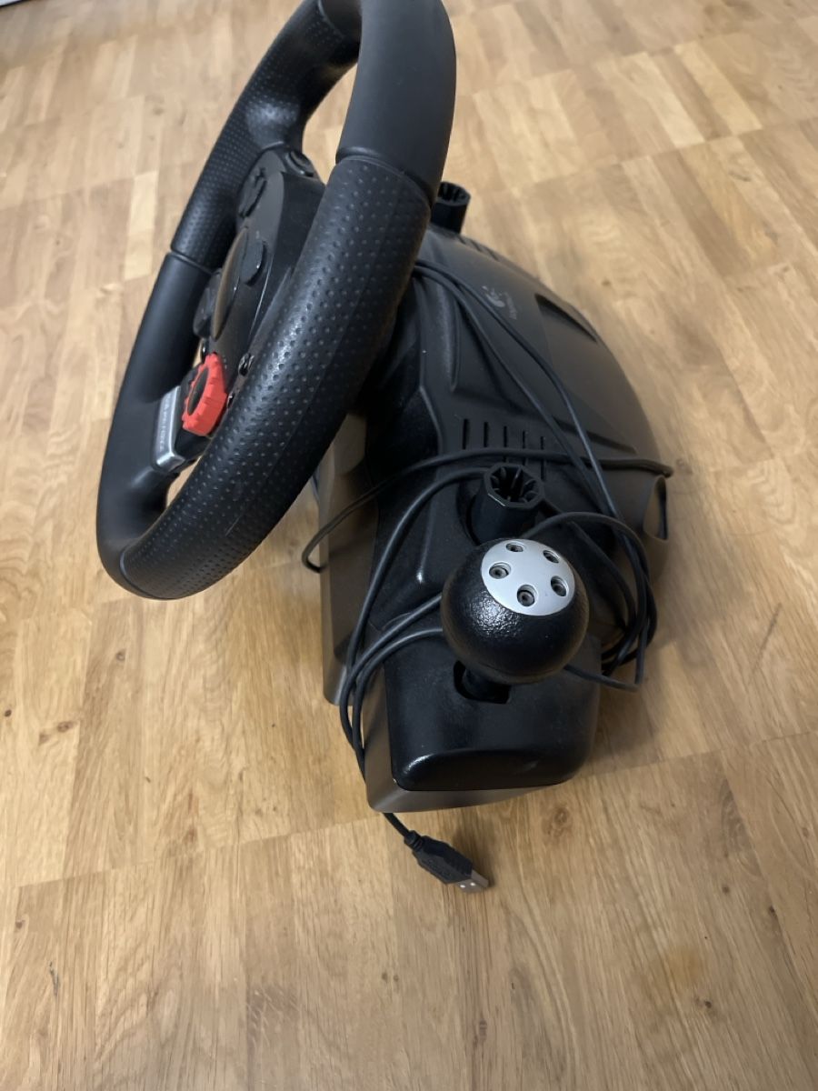 Logitech Manettes: Logitech gaming Lenkrad  – D'occasion à Zürich par L.Canizz 3