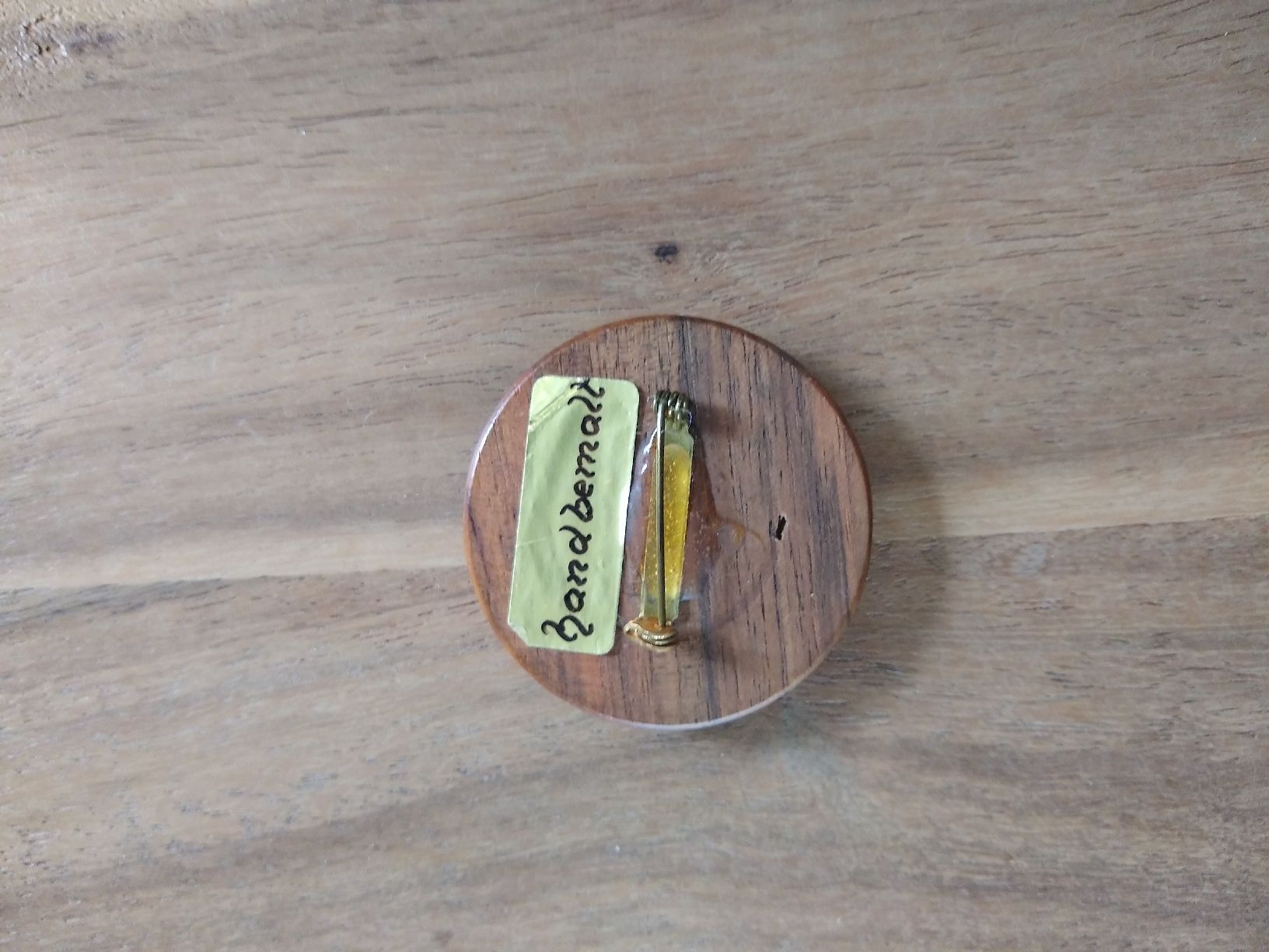Altri gioielli: Wooden hand painted pin – Usato da Dübendorf venduto da LoRi-2026 2