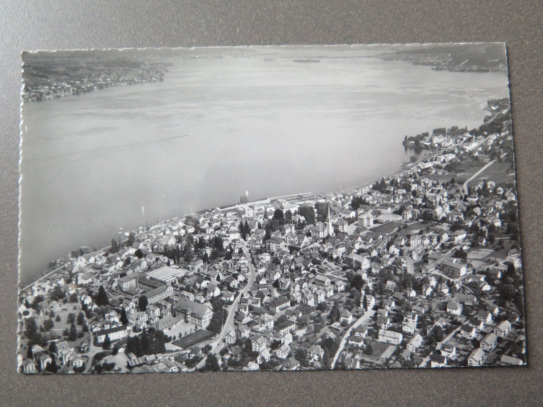 Cartoline postali: WÄDENSWIL - FLUGAUFNAHME – Usato da Wittenbach venduto da lipasal