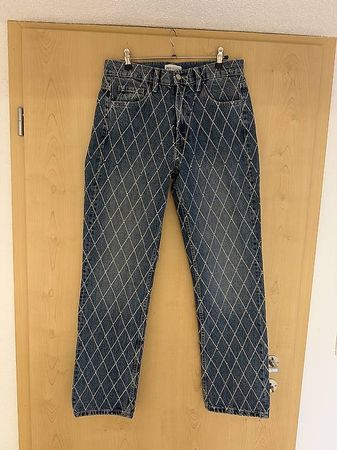 Jeans von Zara mit funkelndem Strassmuster