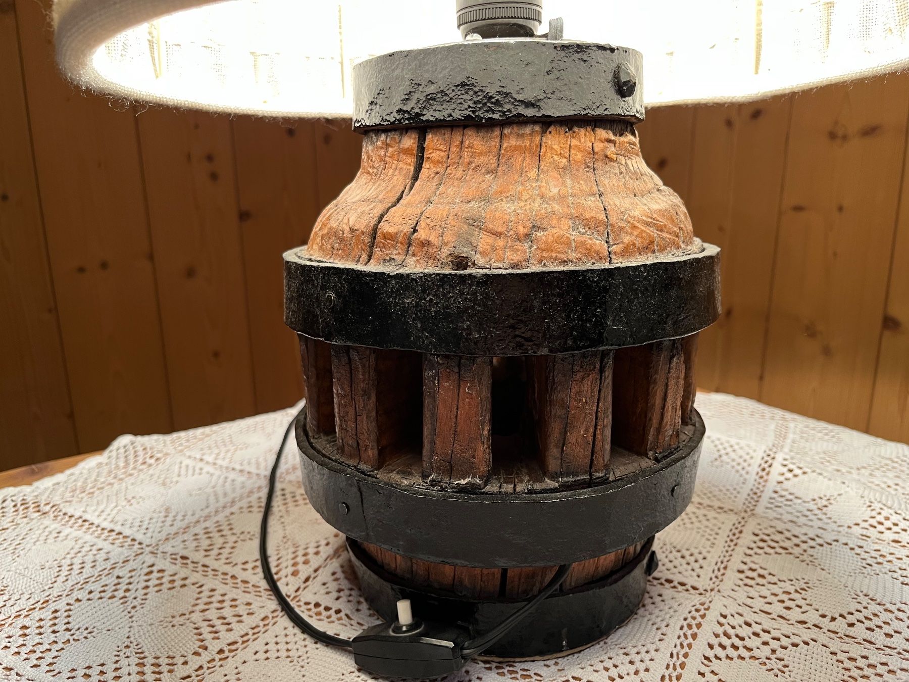 Lampade: Lampe auf Holzradnabe – Usato da Grindelwald venduto da Untscha41 1