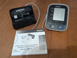 Omron Oberarm Blutdruckmessgerät M7 Intelli IT HEM-7322T-E