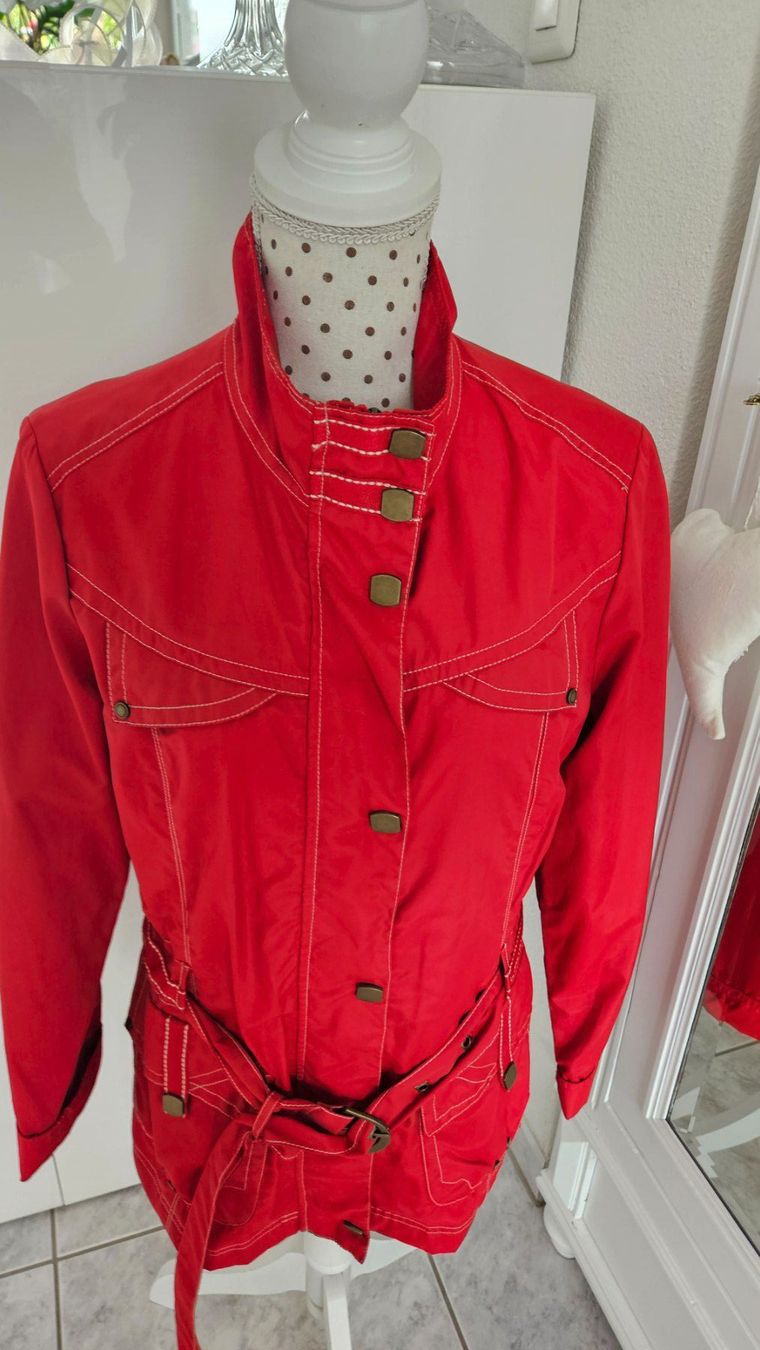 C&A Jacken: Rote Damen Jacke, Übergangsjacke Grösse 38 – Gebraucht aus Gossau ZH von fashiontwo 5