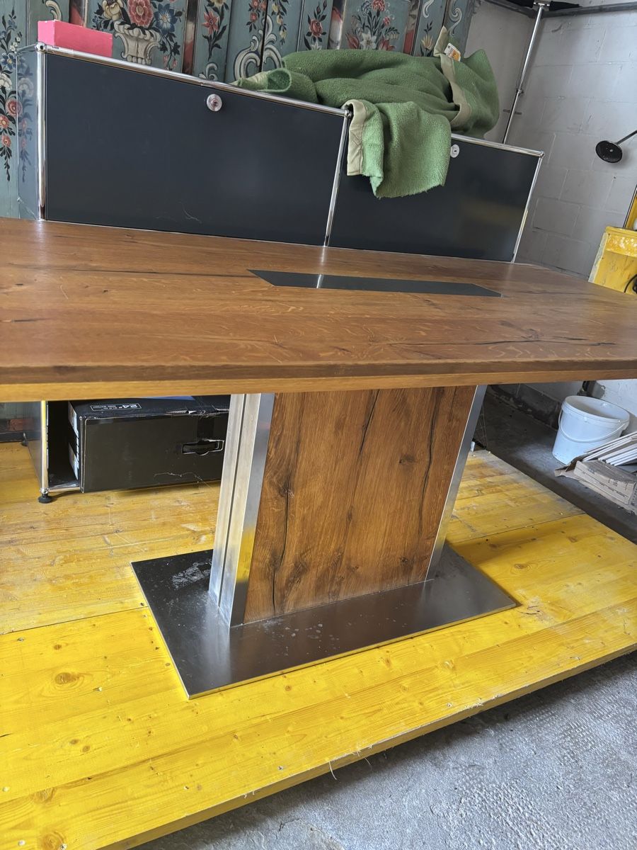 Tables: Esstisch mit 6 Stühlen und Couchtisch – D'occasion à Eggersriet par pas_6xw9