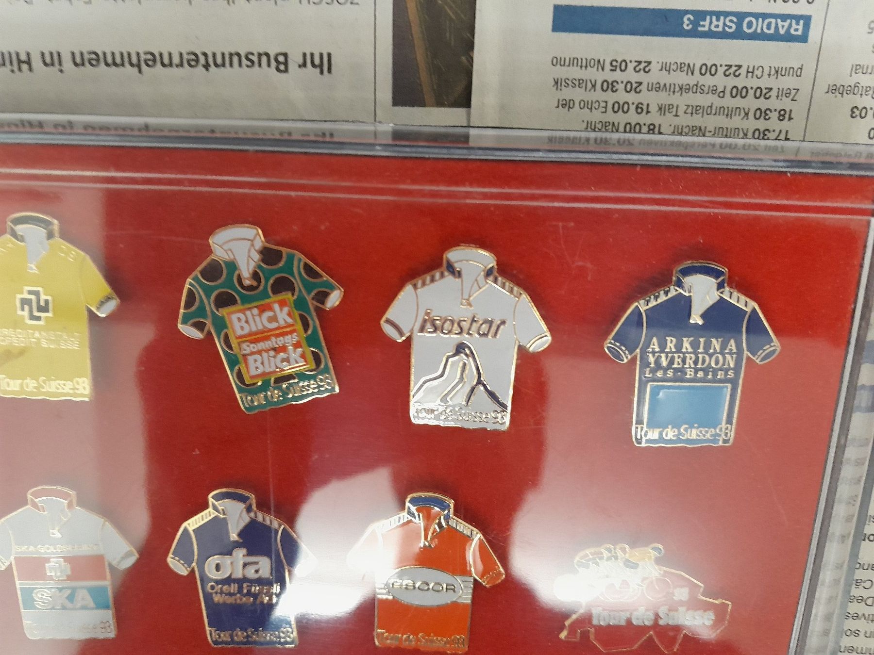 Swiss Placchette & Badge: Tour de Suisse Pin Set – Usato da Rüti ZH venduto da Alemanni 3