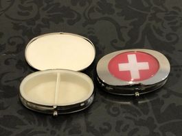 Boîte à comprimés en métal souvenir Suisse