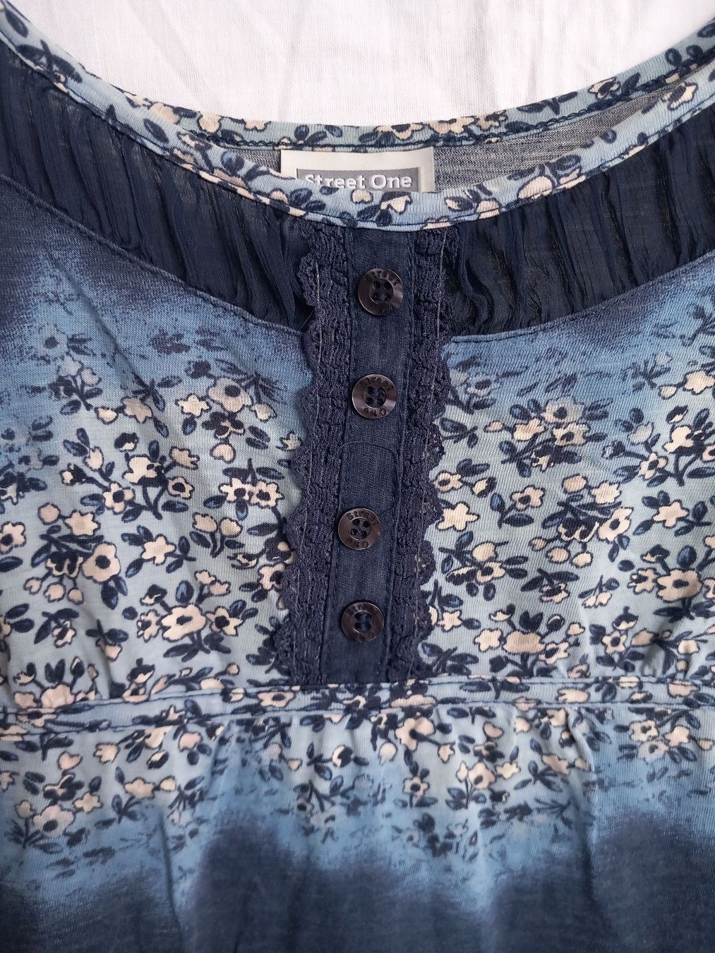 Vestiti: Robe / Tunique à bretelles bleue à fleurs – Usato da Faoug venduto da per_kp6r 2