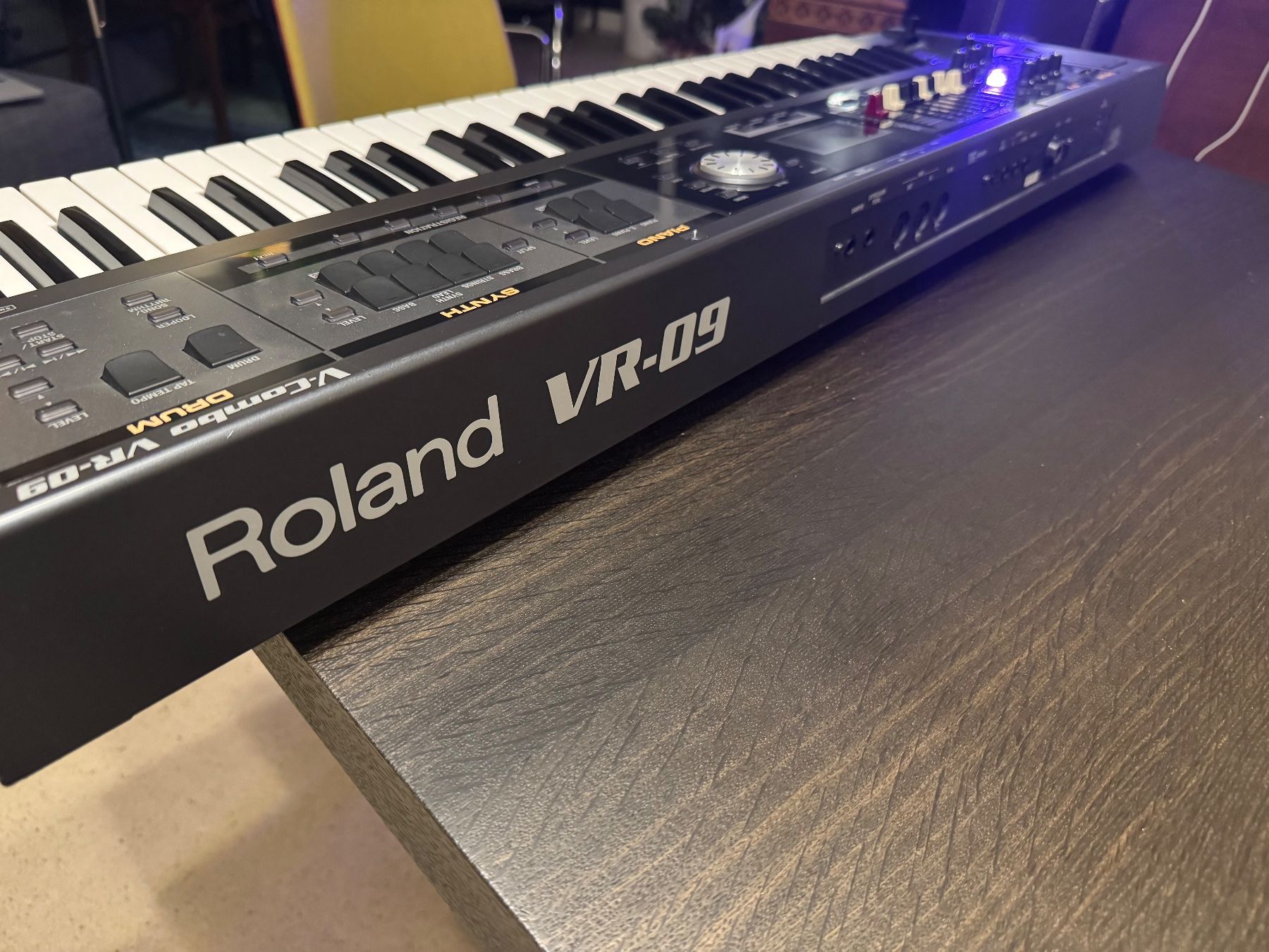 Roland Strumenti musicali: Roland V-Combo VR-09 – Usato da Hendschiken venduto da epstone76 5