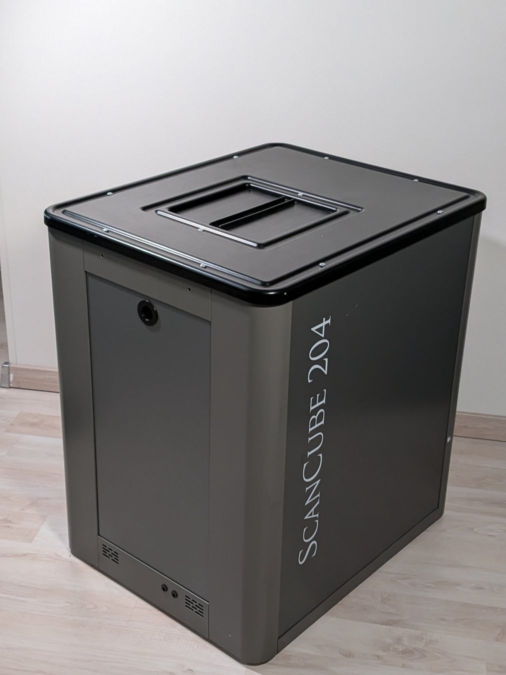 Labor & Dunkelkammer: ScanCube 204: an M-sized photo studio – Gebraucht aus Thörishaus von vintagger 1