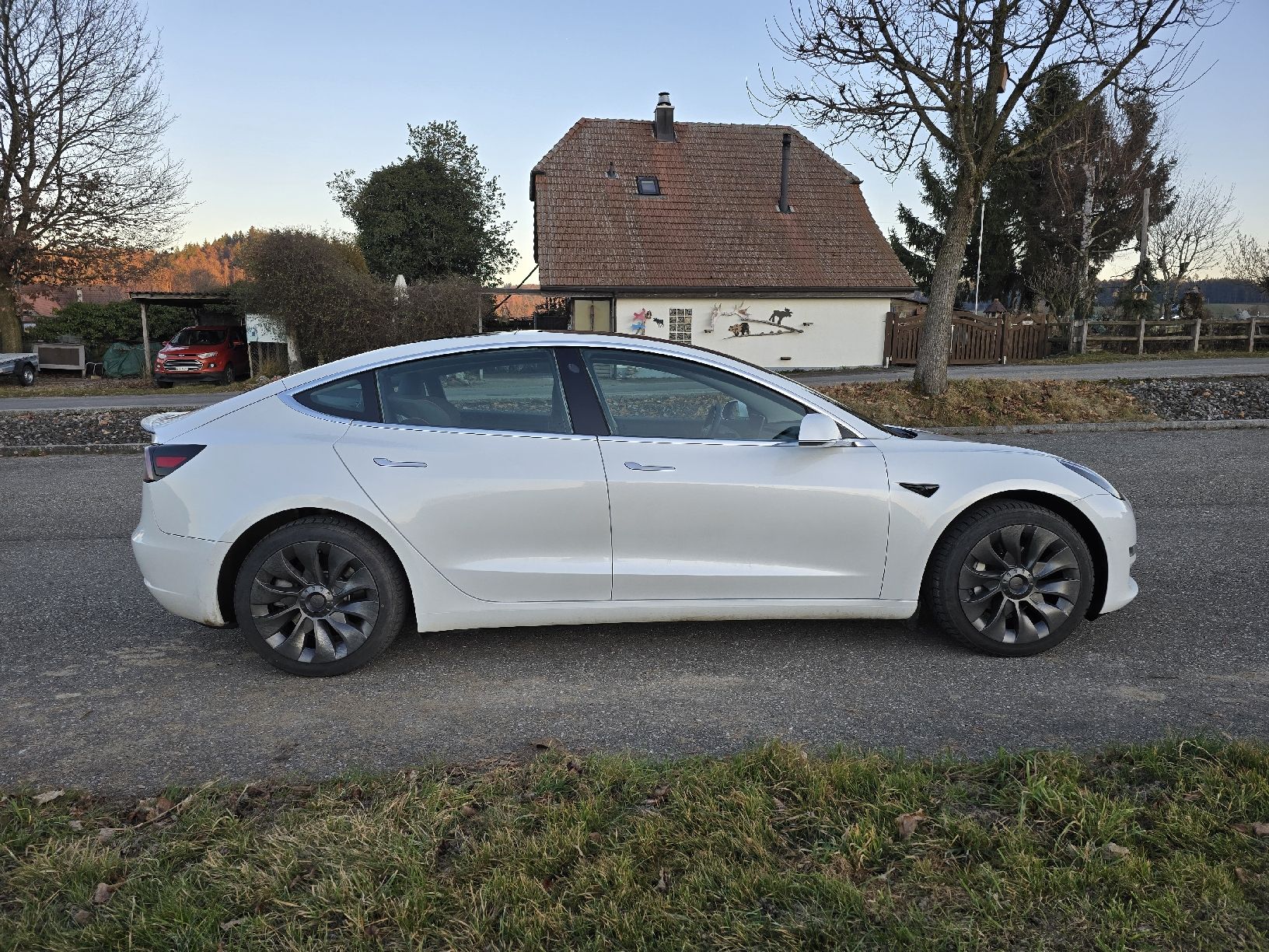 Tesla Automobili: Tesla Model 3 Dual Motor 476ps – Usato da Hettiswil venduto da Keeoll 2