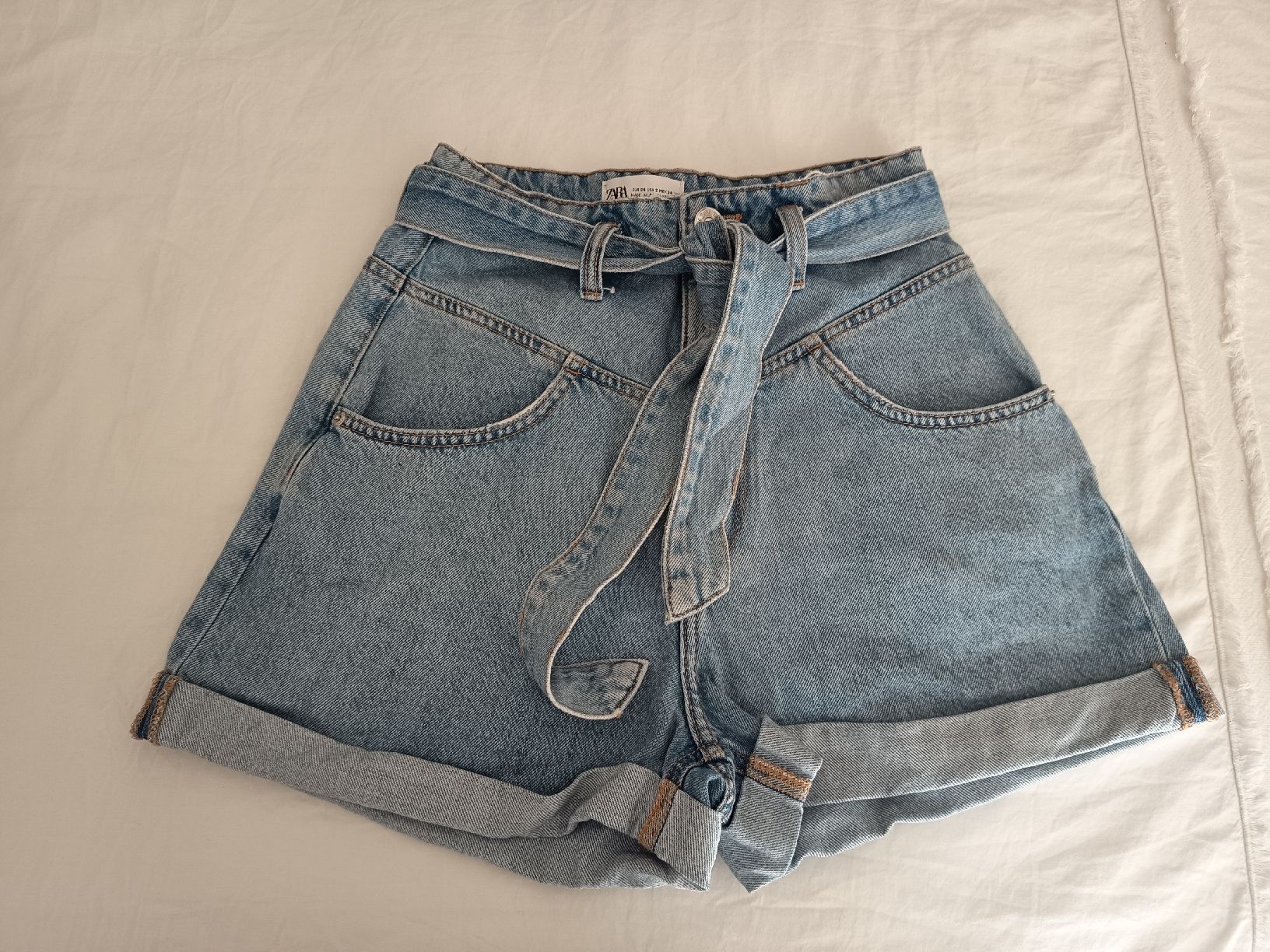 Zara Jeans: Denim Shorts Set – Usato da Basel venduto da beg_6v7r 1