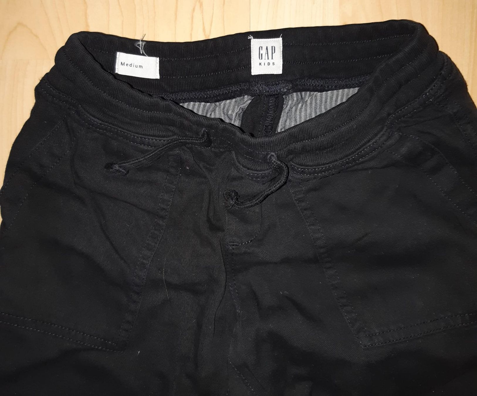 Gap Pantaloni: Mädchen Hose + Pulli, Gr. M 8-9-Jährige, Marke: GAP – Usato da sachseln venduto da soficool 2