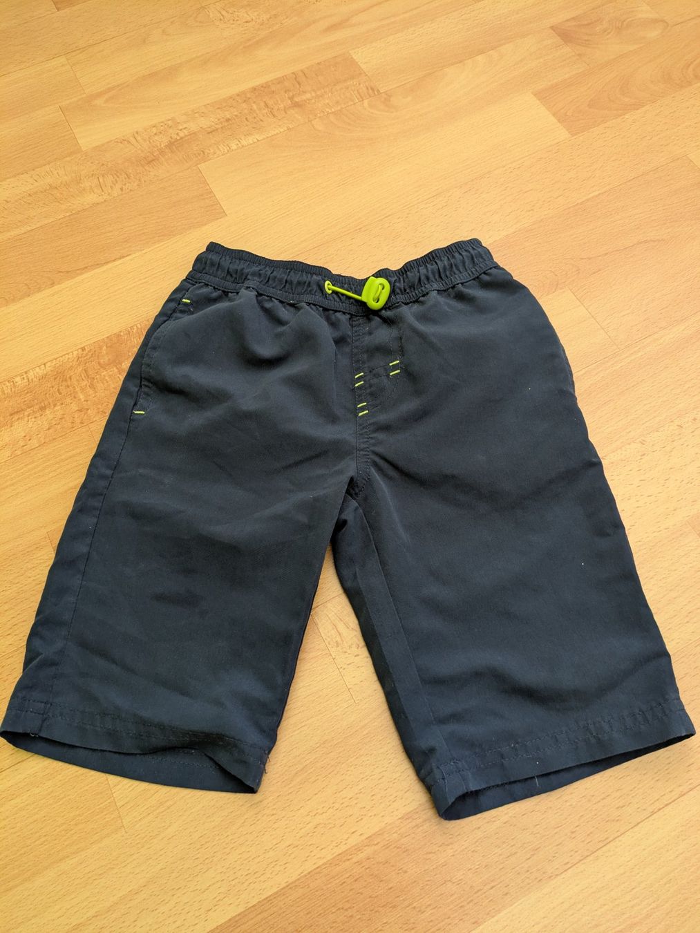 Hosen: Kinder Shorts Grösse 104 dunkelblau – Gebraucht aus Adlikon b. Andelfingen von IlonaSp