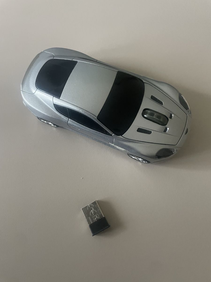 Mouse: Kabellose Computermaus Aston Martin silber mit USB Empfänger – Usato da Feldbrunnen venduto da moremi01