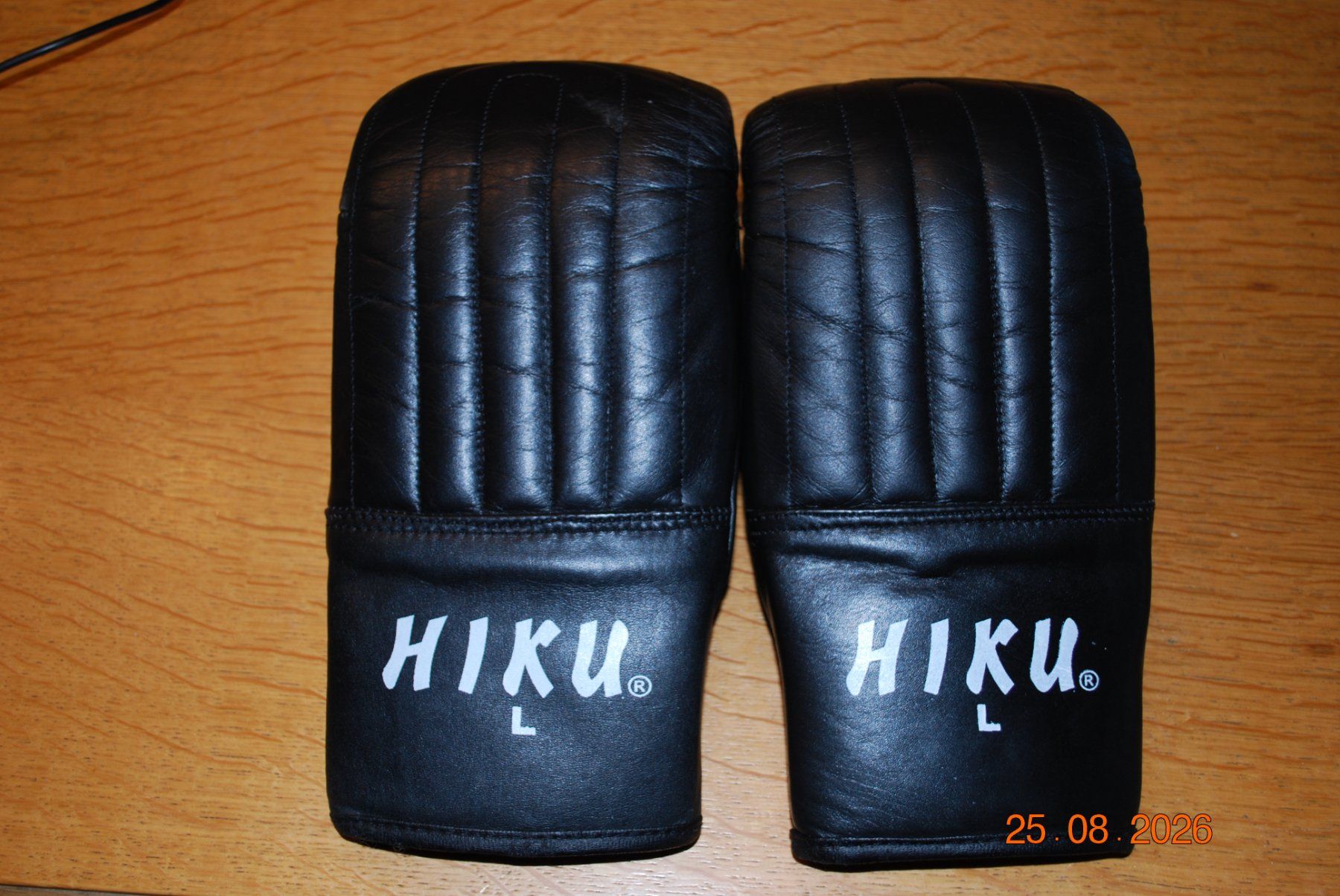 Handschuhe & Handstulpen: Hiku Boxhandschule Grösse L – Gebraucht aus Seedorf BE von grauerbaer2001
