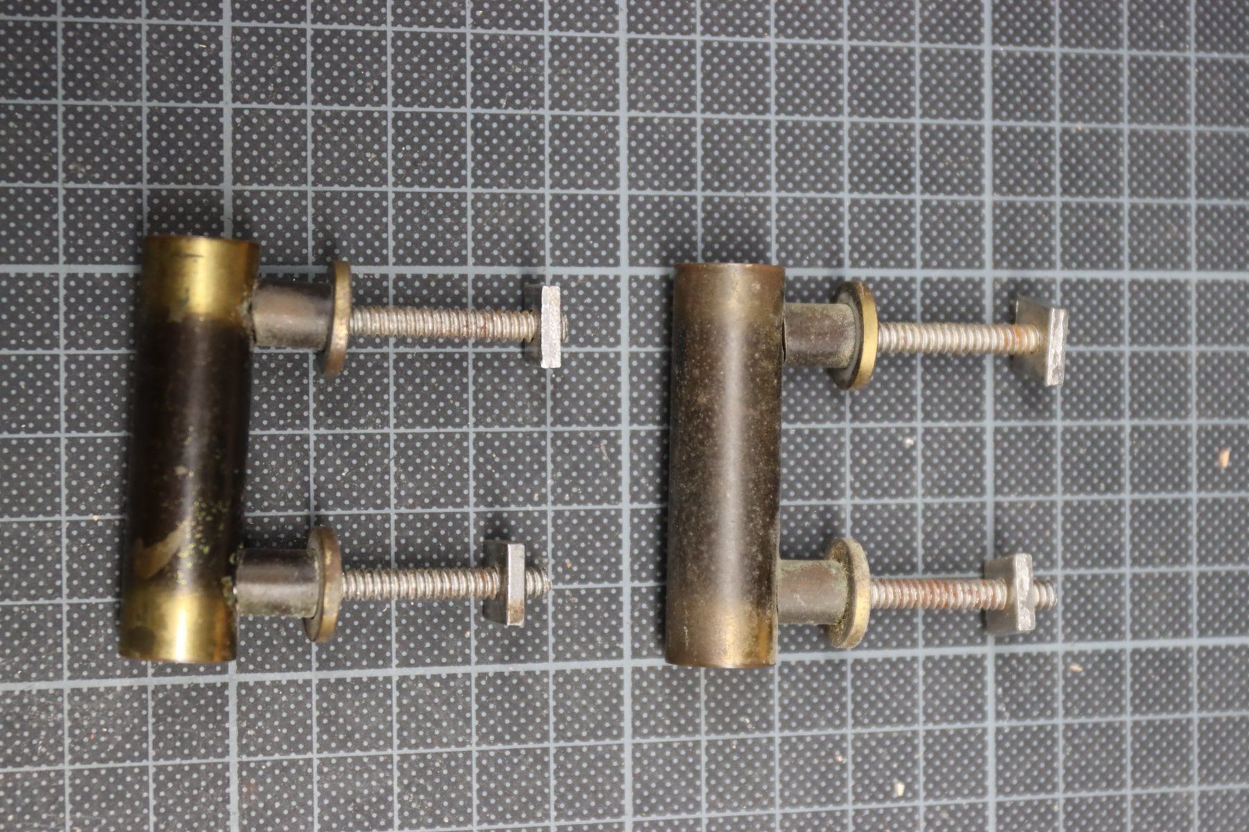 Ferramenta: Antiker Möbelgriff / Kommodengriff – Usato da Emmetten venduto da Super008 2
