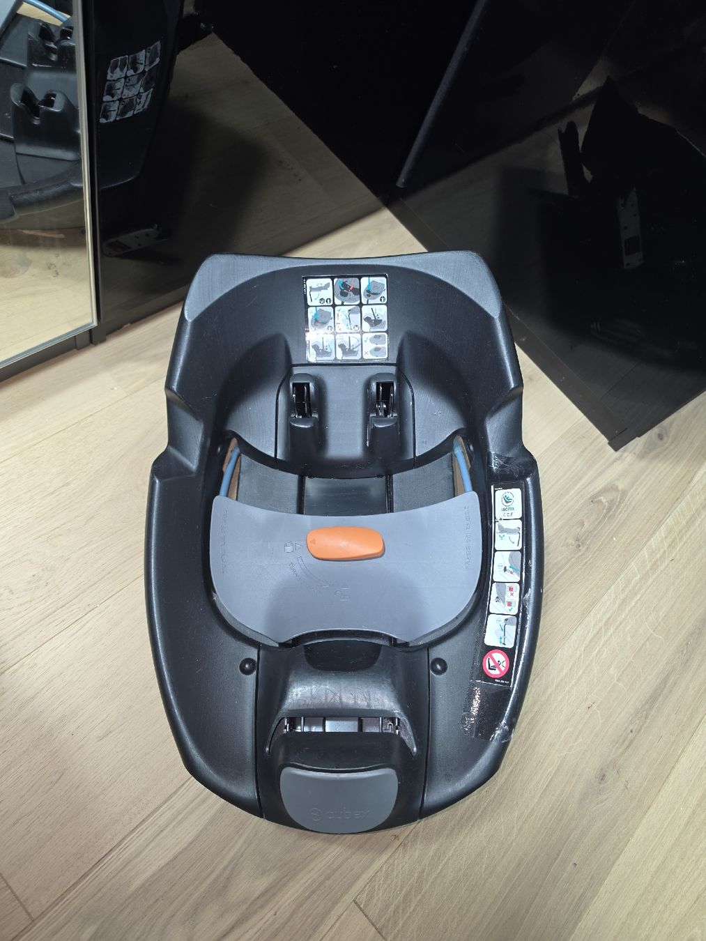 Cybex Auto-Kindersitze: Autositz mit Basis guter Zustand Schwarz – Gebraucht aus Gränichen von lor_6dkz 1