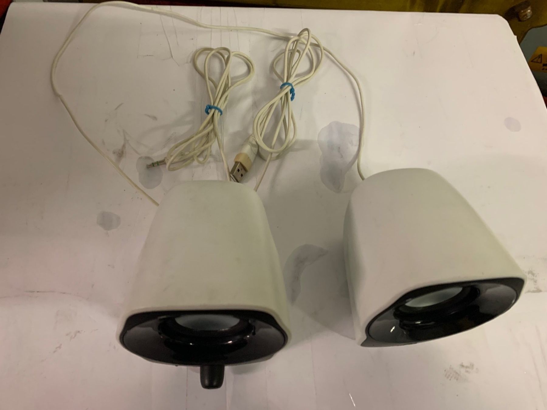 Logitech Haut-parleurs: Logitech Stereolautsprecher Compact PID: CP333 – D'occasion à Emmen par newdeal1970