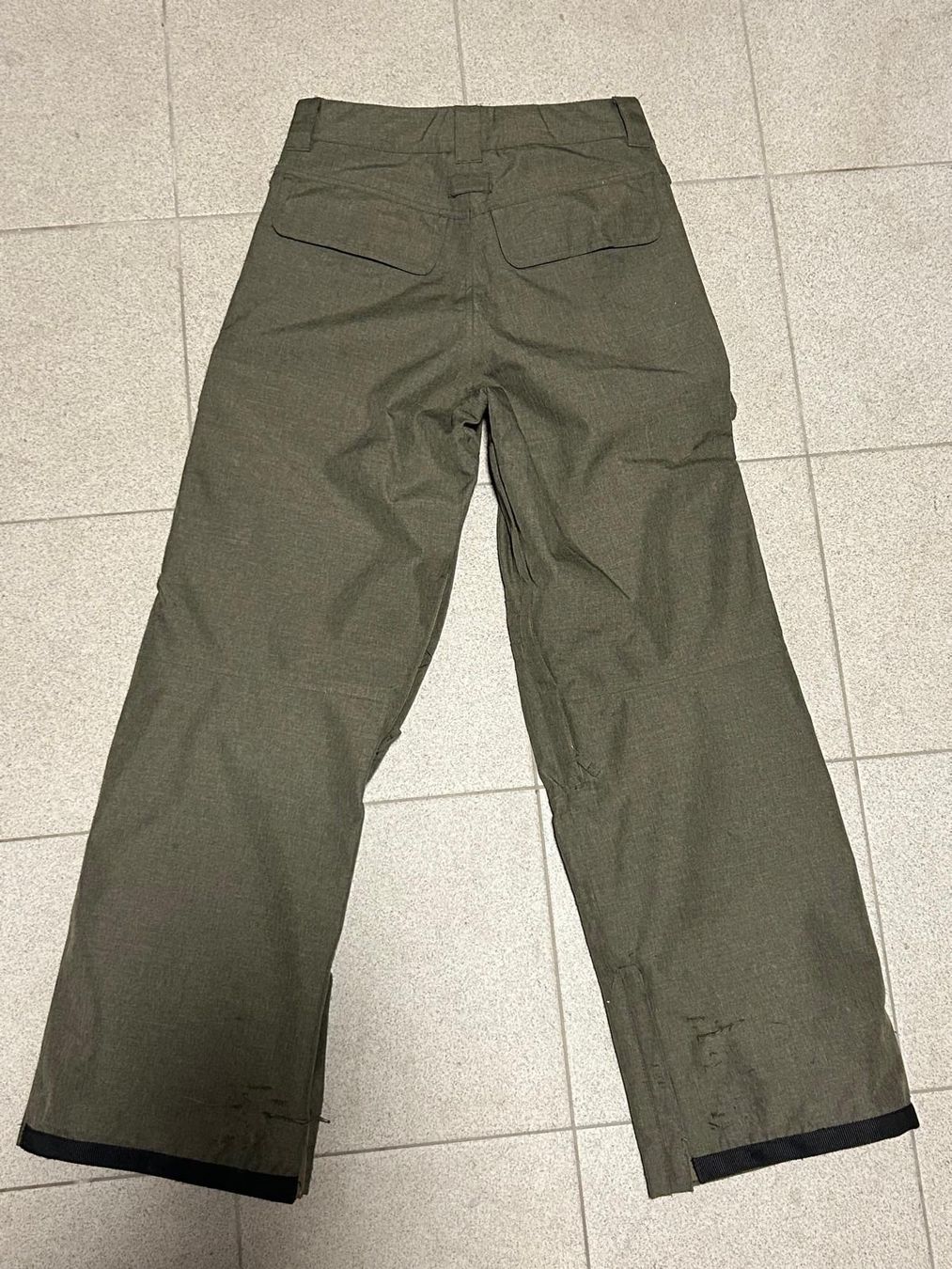 DC shoes Pantaloni: DC Skihose olivfarben Cargo XS – Usato da Frauenkappelen venduto da jensitiger77 1