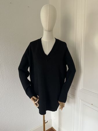 Zara Knit V-Neck Black Sweater - Size S - Cozy Season!