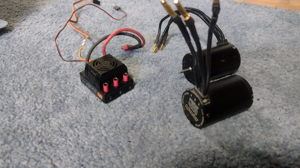 HPI Vapor Pro ESC und Vector 4000 Motoren (Gebraucht) in Kappel SO für ...