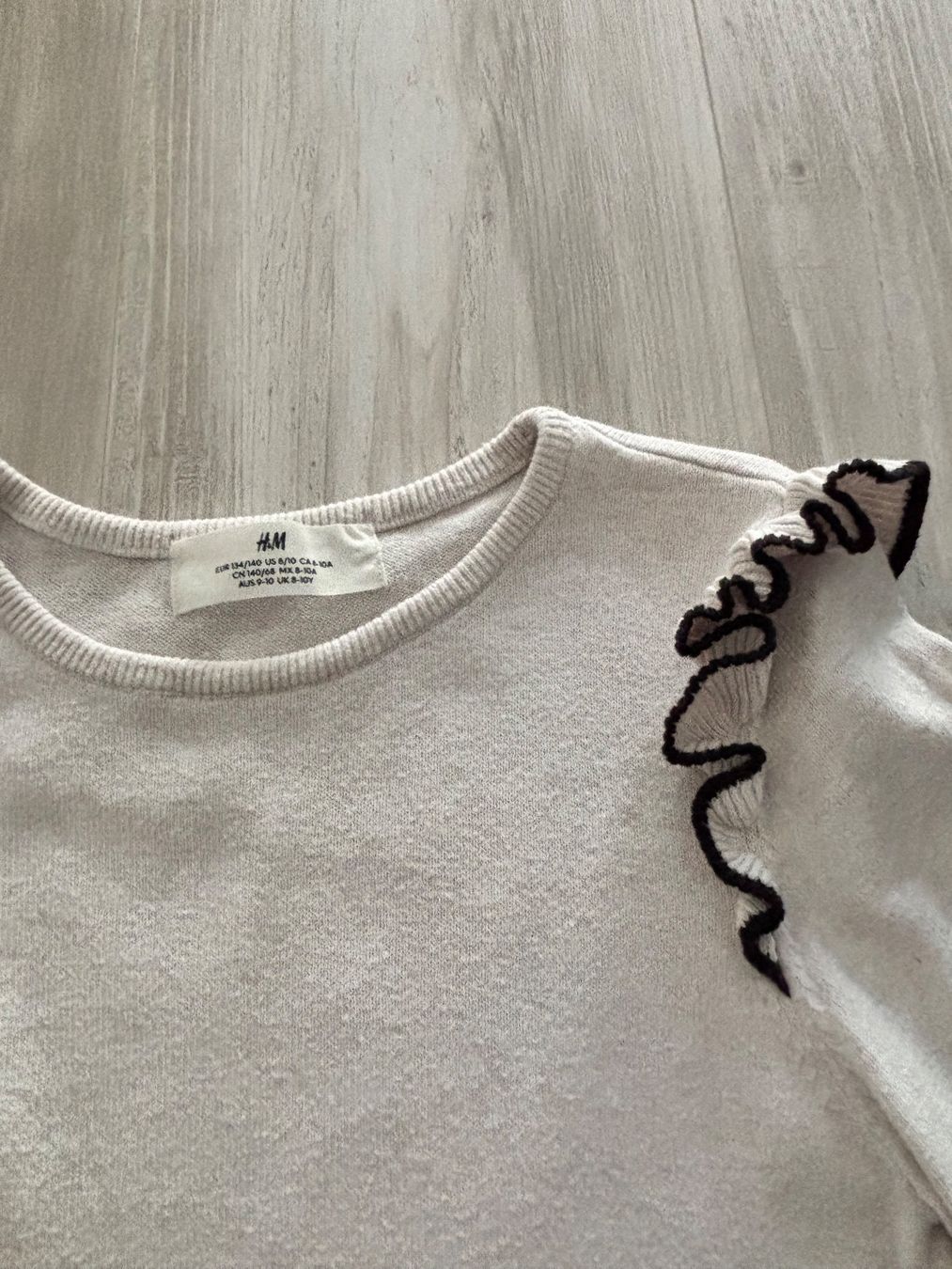 Zara Lotti & Set di vestiti: Disney Pullover von Zara & Langarmrock von H&M – Usato da Frauenkappelen venduto da tj_hawaii 3