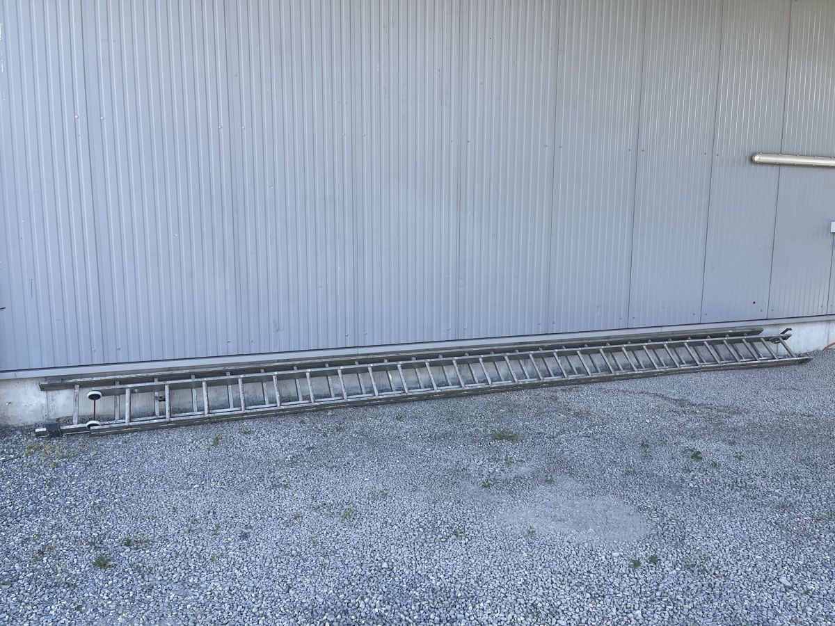 Echelles: Leiter - ausziehbar - 2x 7m – D'occasion à Luzern par Prof.Farnsworth