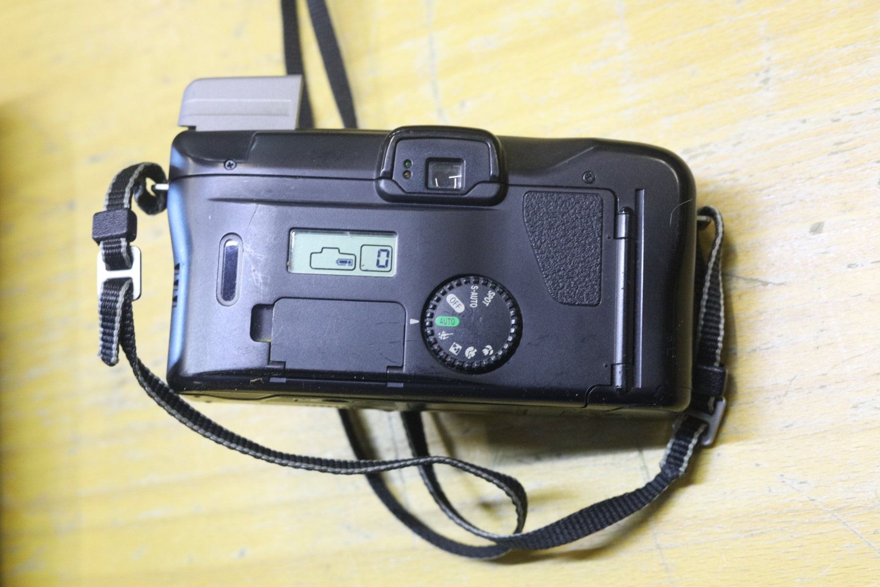 Canon Fotocamera: Canon Prima Super 135 argentique – Usato da Etagnières venduto da emmaus.electro 3