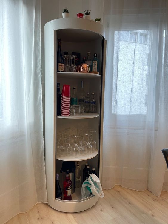 Regal / Schrank rund (Gebraucht) in Feuerthalen für CHF 1 – nur ...