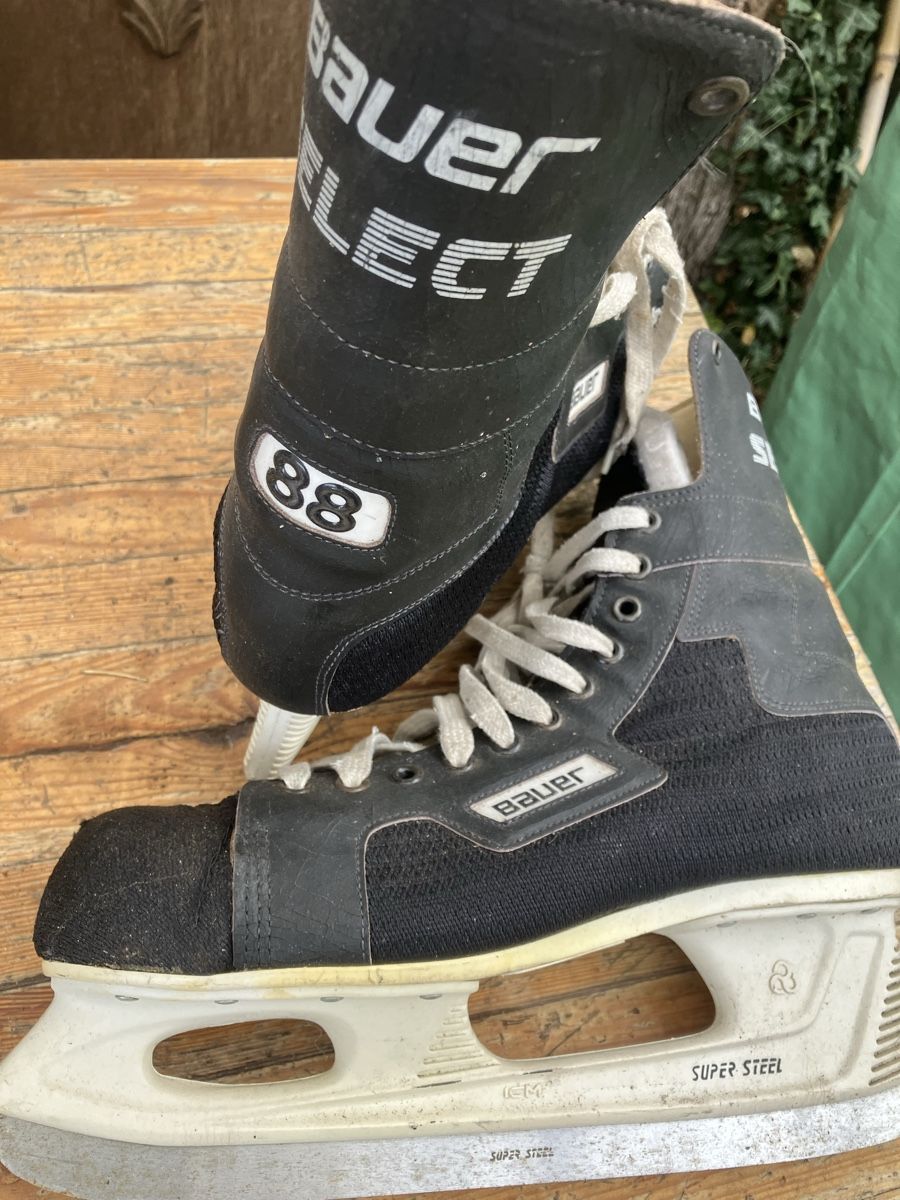 Patins à glace: Schlittschuhe Bauer Gr.12 – D'occasion à Münchenstein par Colo52 1