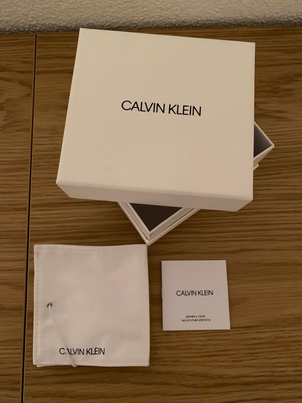 Calvin Klein Ohrringe & -stecker: Calvin Klein Kreolen ck double – Neu und originalverpackt aus Stalden VS von ile_ld6t 3