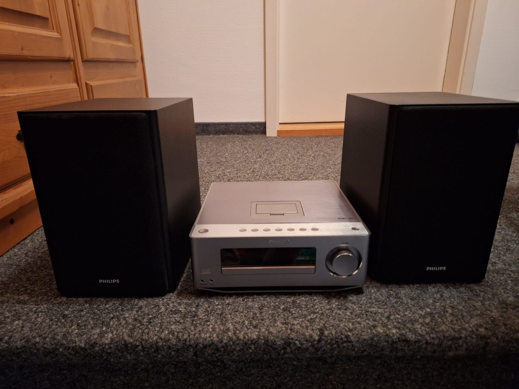 Philips Audio- & Mediensysteme: Philips Microanlage mit CD, Radio, USB - Top Zustand! – Gebraucht aus Romanshorn von Luette19 1