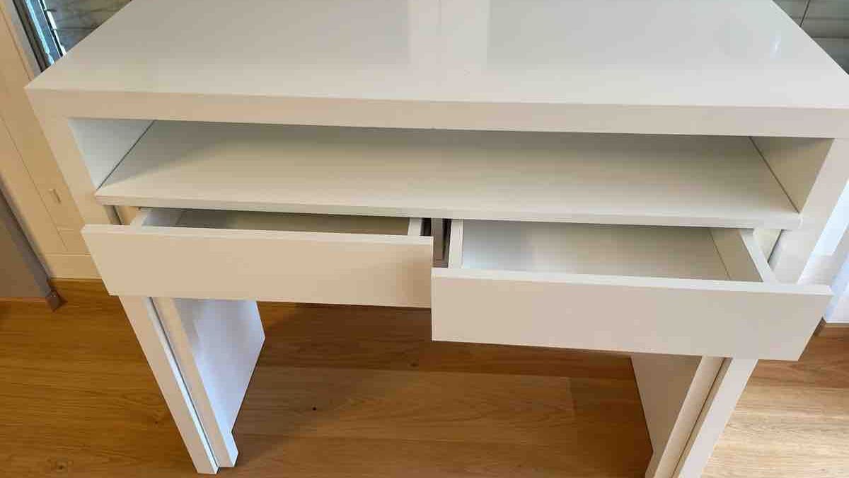 Bureaux: White Console Table with Two Drawers, Like New – D'occasion à Binningen par Viriatus 3