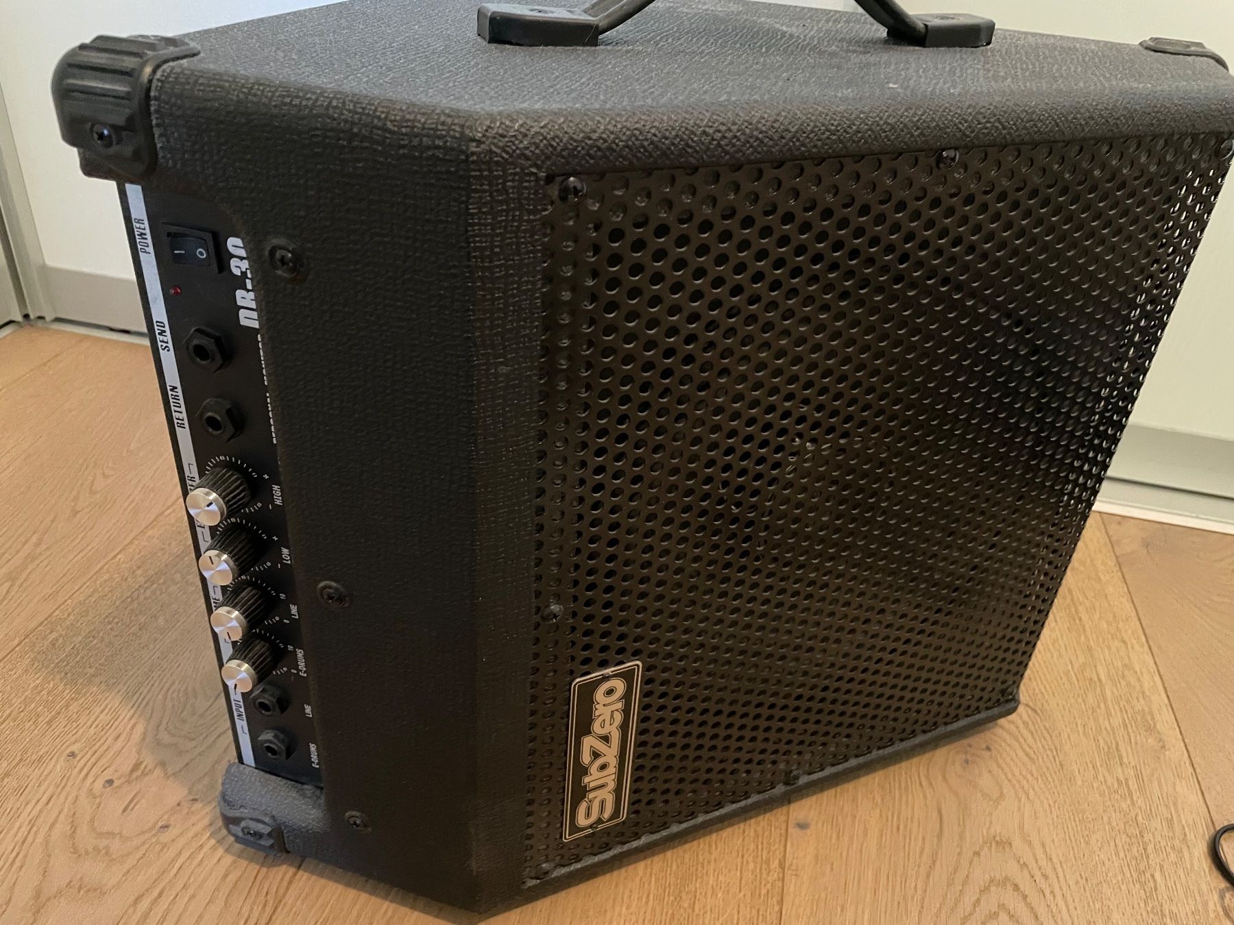 Roland Strumenti musicali: Elektronisches Schlagzeug – Usato da Grosshöchstetten venduto da Dserafin 1