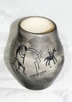 Seltene Navajo-Keramik in grau