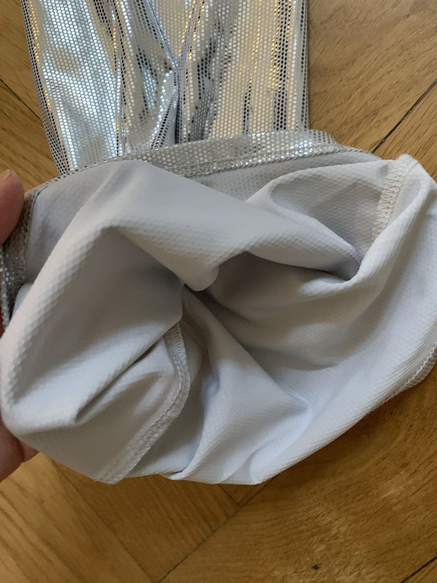 Monki Pantaloni: Pantalon argenté monki – Nuovo (secondo la descrizione) da Genève venduto da rez_c6c6 2