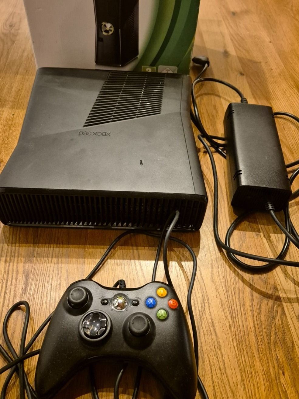 Microsoft Console: XBOX 360 4GB/Go – Usato da Winkel venduto da Heuresis