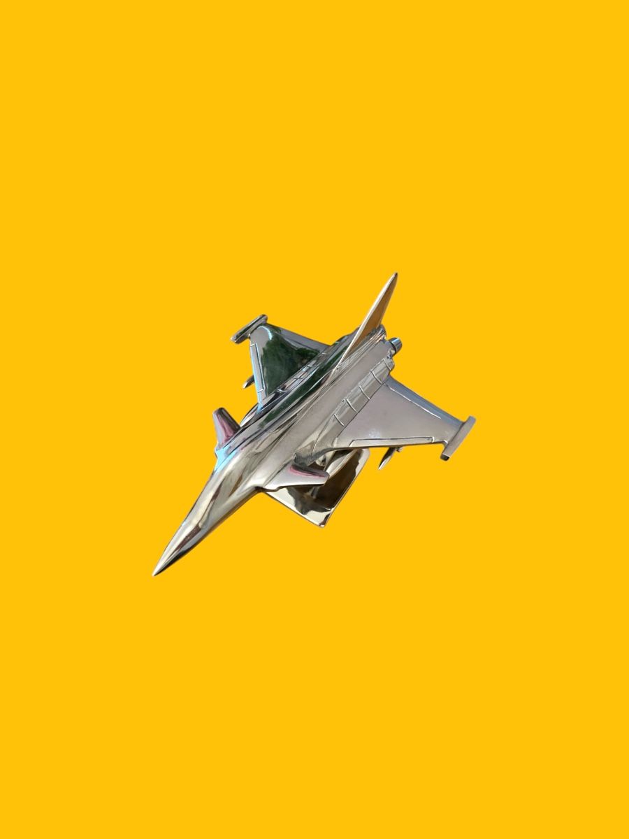 Sculture & Statue: Stylischer Kampfjet Briefbeschwerer, Chrom – Nuovo (secondo la descrizione) da Frenkendorf venduto da Creator95 1
