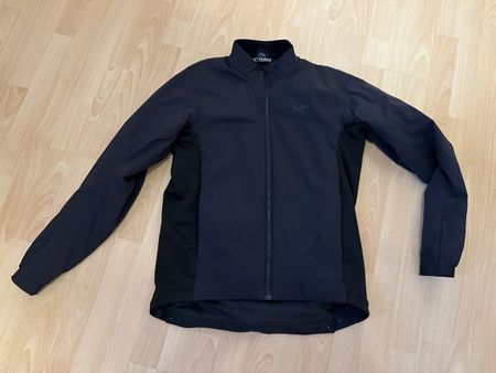 Arcteryx Jacke gefüttert, schwarz