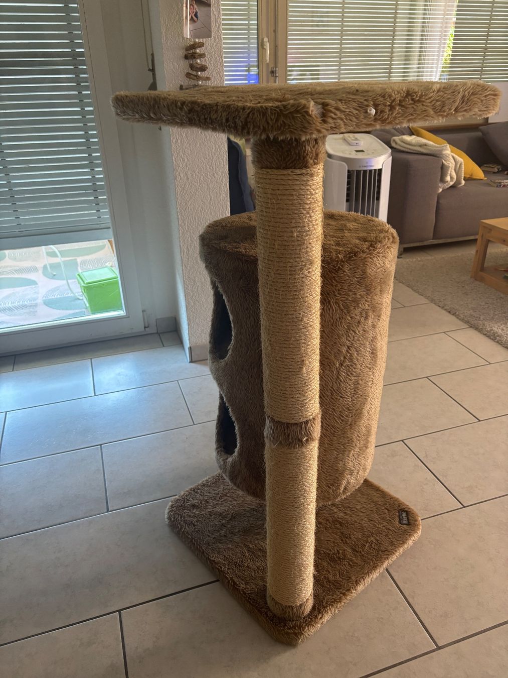 Katzenbaum - Kratzbaum: Kratzbaum – Gebraucht aus Oberdorf BL von mat_8jzj 2