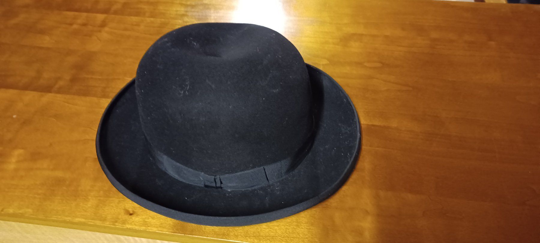 Copricapi, berretti & cappellini: Antiker Bowler – Usato da Menziken venduto da Nikkimcanton 2