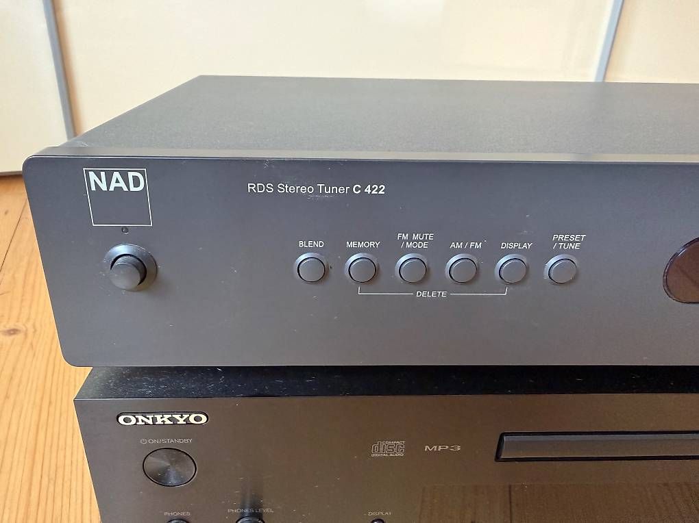 Sistemi audio & multimediali: CD PLAYER ONKYO & TUNER NAD – Usato da Zürich venduto da L.S69 1