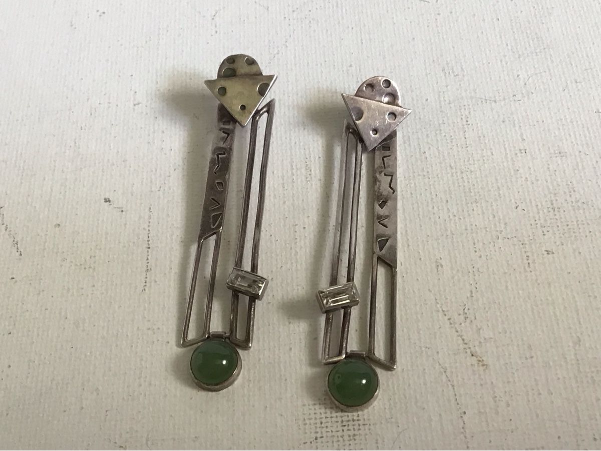 Orecchini pendenti & Orecchini a lobo: Grosse lange Silber Ohrstecker mit grünen Cabochons – Usato da St. Gallen venduto da Goldlilly
