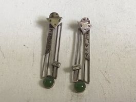 Grosse lange Silber Ohrstecker mit grünen Cabochons