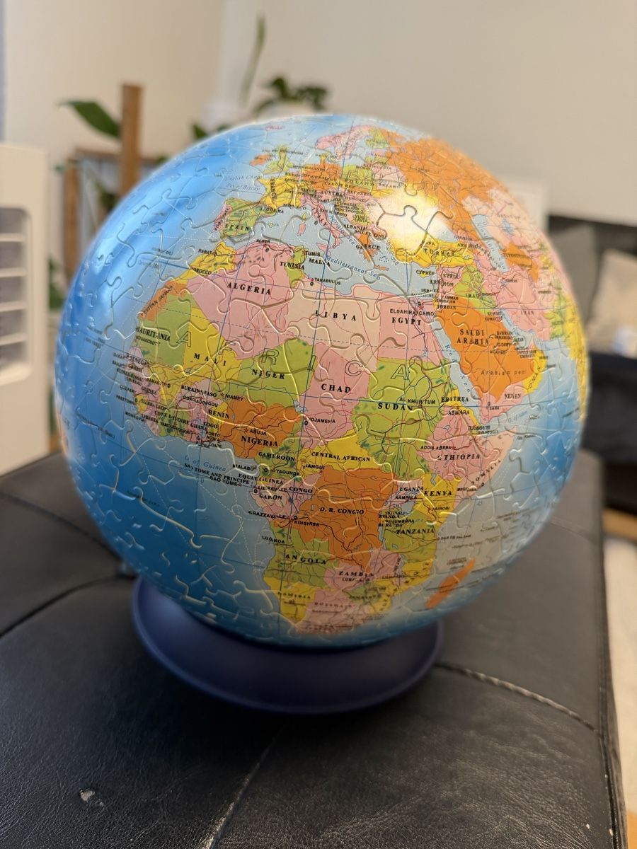 Ravensburger Puzzles: Ravensburger Globus Puzzle mit Ständer – Gebraucht aus Zug von Pikappa88
