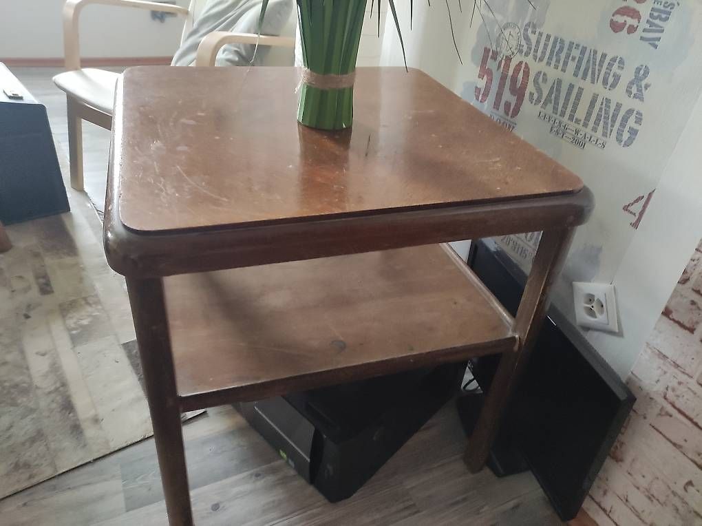 Tavoli: Holz Beistelltisch  – Usato da Kreuzlingen venduto da mini013