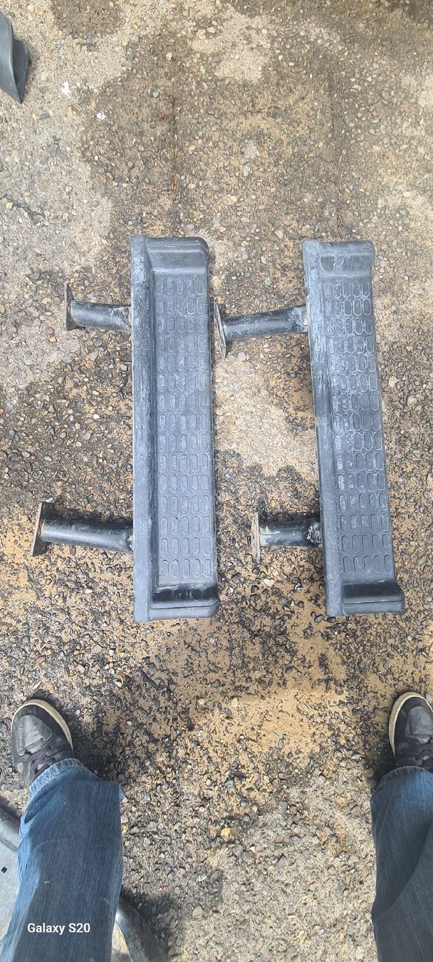 Jeep Tutti pezzi di ricambio auto: Trittbretter Set für Jeep Wrangler – Usato da Tägerwilen venduto da miaK 1