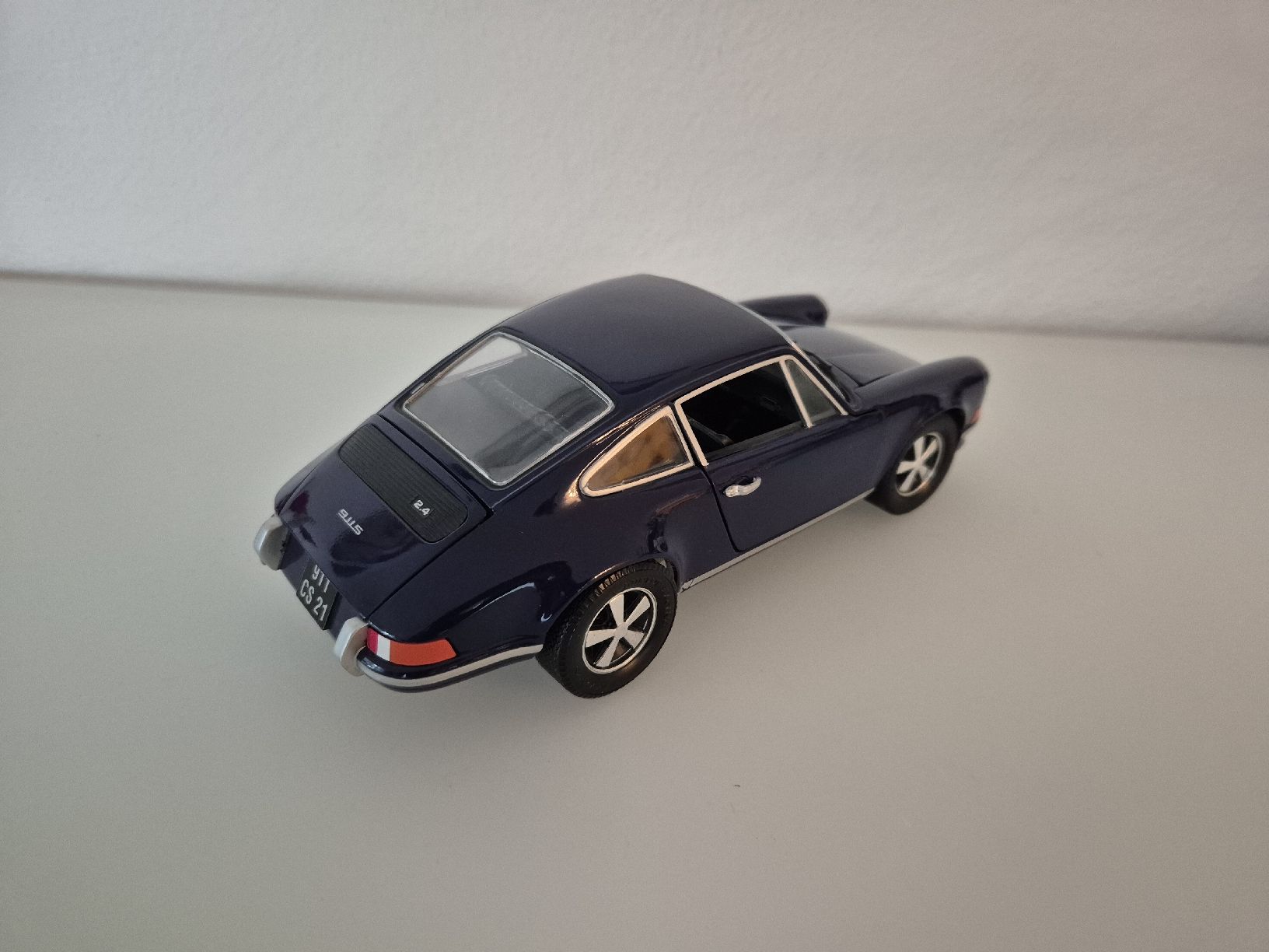 Porsche Modellini d'auto: Porsche 911 S 2,4 Liter Oldtimer Modellauto 1:18 – Nuovo (secondo la descrizione) da Trimbach venduto da Ramsi1270 2