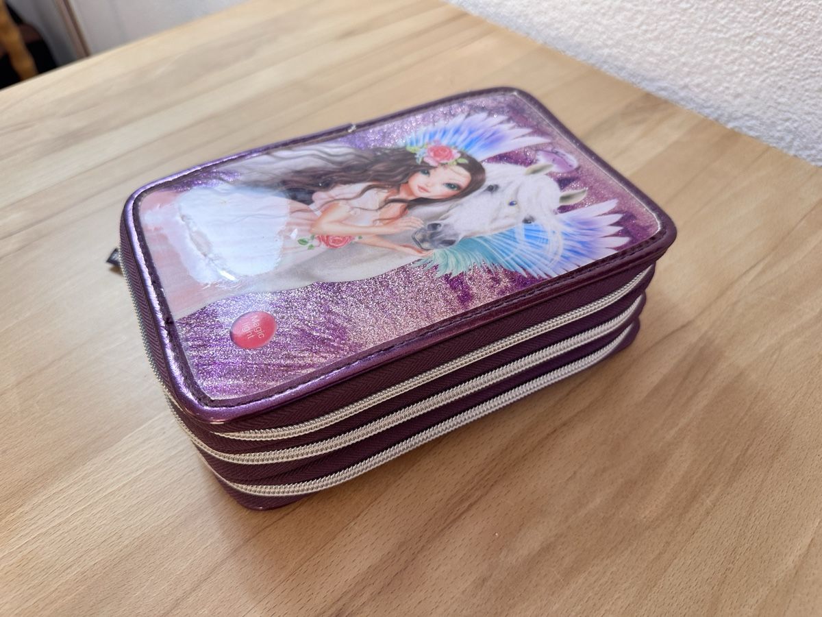 Plumiers: Etui Fantasy Model – D'occasion à Watt par mosi72 2