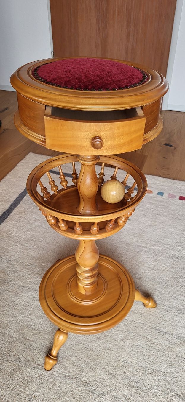Altri mobili d'antiquariato: Nähkorbständer wunderschöne Drechslerarbeit... – Nuovo (secondo la descrizione) da Niederbipp venduto da Arowana7 2